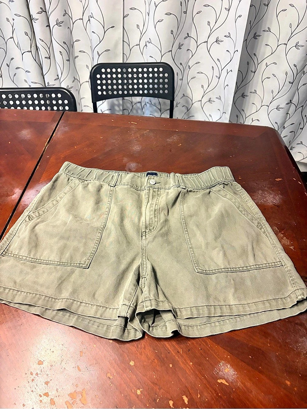 Gap Women's Cargo Shorts Green Size XL
